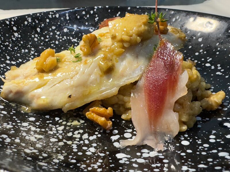 Robalo com Espargos e Presunto Ibérico
